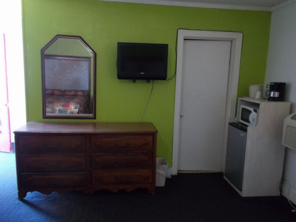 Queen Room - Smoking