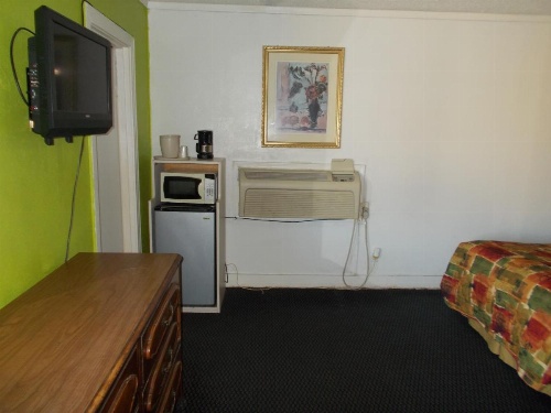 Hillside Motel image 25